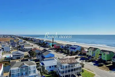 Image de Live Elevated - Beautifully designed home with amazing ocean and marsh views!