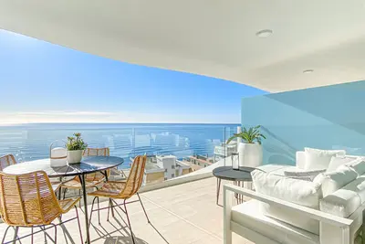 Image de Amazing Sea Views - The Wave, Brand new apartment