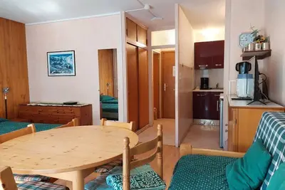 Image de 50m du centre station, 2ème étage, vue montagne, balcon, parking, télévision, 29m², Brides Les Bains