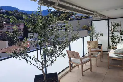 Image de Proche des plages! Grand appartement en dernier étage