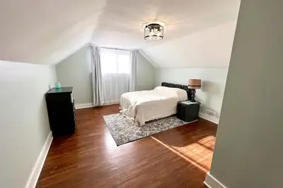 Image de Updated 1 Bedroom that allows pets - perfect for healthcare travelers