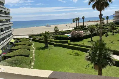 Image de T2 Cabine avec terrasse-vue exceptionnelle face Ă la mer