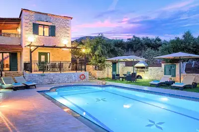 Image de Maison de vacances Yeoryioupolis Kriti pour 1 - 12 personnes avec 5 chambres à coucher - Maison de v