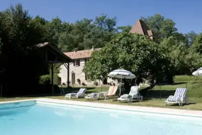 Image de Coly de bessède. calme assuré en pleine nature piscine, chambres climatisées.