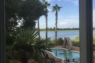 Image de Ocean Isle Beach Waterfront home w/Pool & Elevator