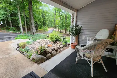 Image de Incredible home in the woods - 3. 5 Miles from Flintfields Horse Park