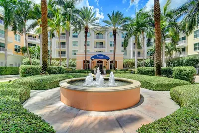 Image de Superb condo located in a resort style complex