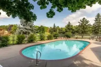 Image de Nfl Draft  \/ Eaa Spacious home w\/ Pool  \/ Sleeps 10