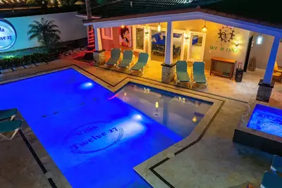 Villa Twelve27