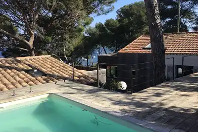 Image de Maison et cabanon face à la mer sur la Presqu'île de Giens