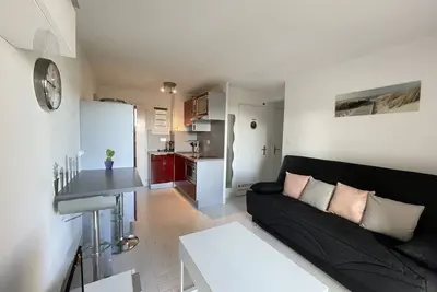 Image de Appartement Avec Chambre Et Cabine Separee À Deux Pas Des Plages