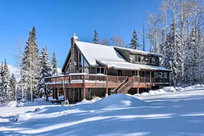 Image de Group Ski Getaway Near the Base of Chairlift 8!