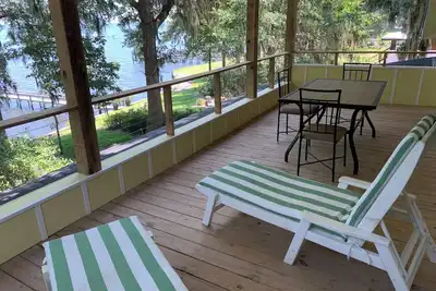 Image de Waterfront King Beds Pet Friendly Deck Home with Dock & Views.