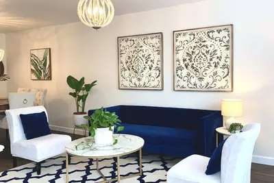 Image de Beautiful Renovated Townhouse with Sound Views