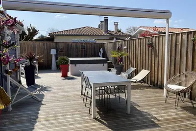 Image de Maison avec Spa dans un quartier calme