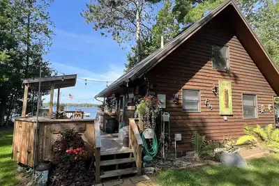 Image de Lake Front Cabin steps off Big Sissabagama Lake with New Fitness Center & Sauna!