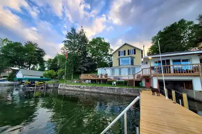 Image de Desirable East Bluff Drive Location Great for Families!