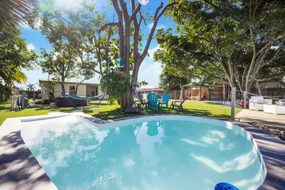 Image de Dior Lake Front Villa With Infinity Pool & Hot Tub