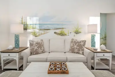 Image de New Listing! Sunsational Beach Villa- 2 Master Suites
