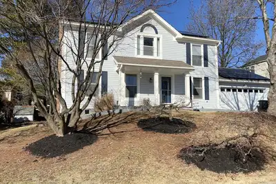 Image de Upgraded, beautiful 4 Bd Colonial in Silver Spring home
