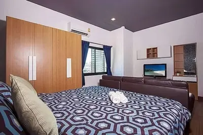 Image de luxurious villa with private pool — 7 min from the beach!