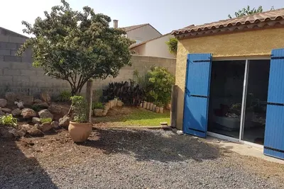 Image de Studio avec jardin et parking privé