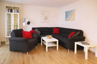 Spacious apartment for max. 4 p. , Wlan, washing machine, west-facing terrace m. Beach chair