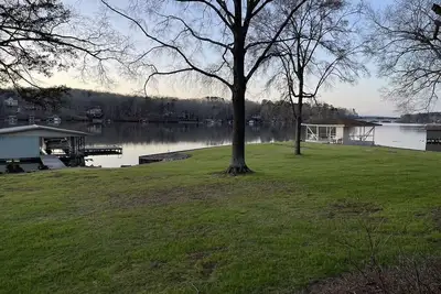 Image de Lakefront on Lake Tillery: Swim floats, hammocks, fire pit, grill, yard games