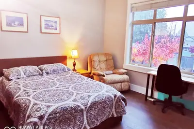 Image de Cozy, Bright, Private Room
