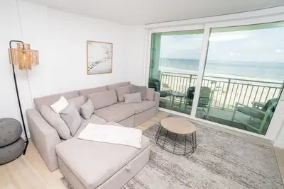 Image de New Luxury Oceanfront Condo in Nsb