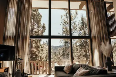 Image de Casa Eliiana • Glam 70s Midcentury Modern• Spa