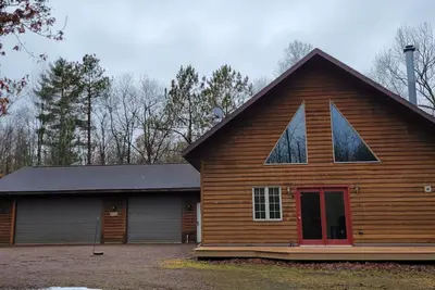 Image de Lazy Bear Lodge family- friendly cabin near Lake Arbutus & Hatfield