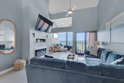 Image de Discounted Rates ~ Palm Beach Club ~ Edge of Paradise ~ Steps to Gulf & Sound