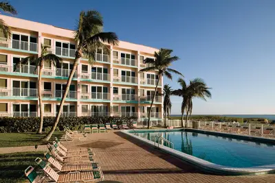 Image de Deluxe Two Bedroom Condo, Sea Gardens (2730373)
