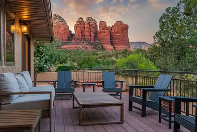 Image de Sugarloaf House | Private Trail Access | Hot Tub | Game Room | Omg Red Rock Views