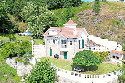 Image de Casa dos Plátanos near the center of Amarante, Golf Course and Water Park.
