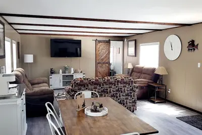 Image de Charlie's Woodside Getaway-4 miles from the Dells!
