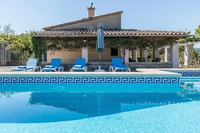 Image de Delightful 2 Bedroom Villa, Private Pool, Mountain Views, 5 mins from Pollensa & Port de Pollensa!