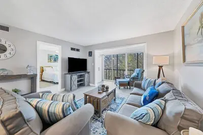 Image de Updated 2-Bedroom Condo near Crescent Beach