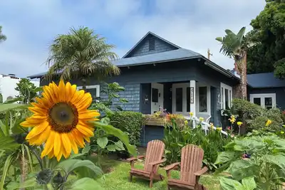 Image de StandAlone Historic La Jolla Beach Cottage w/ Spa - 2 min walk to beach