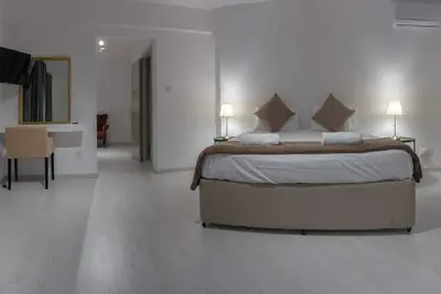 Image de Deluxe apartment at the square of Polis Chrysochous - 10min walk from the beach!