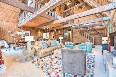 Image de Spacious Syracuse Getaway w/ Waterfront Deck!