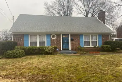 Image de Quiet area 4bdrm 2 bath great location near stores