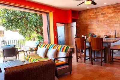 Image de Penthouse @ Villa Amistad - 3br, Stunning Ocean Views, Heated Pool, Housekeeping