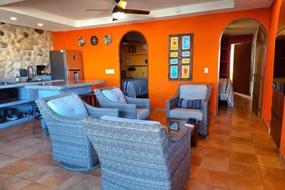 Image de Curiel’s Retreat – Stylish 2br with Mexican Flair in Villa Amistad. Heated Pool!