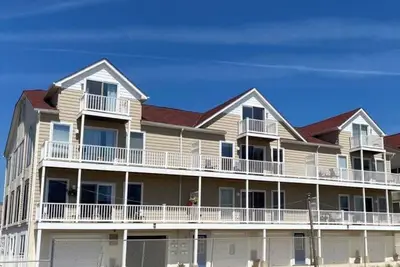 Image de Beach condo in the center of Seaside Heights, next to the beach and boardwalk