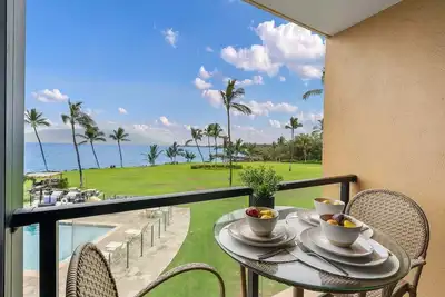 Image de Kihei Surfside 306 Updated BeachFront 1bd w Ocean Views