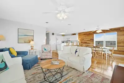 Image de Panoramic gulf view with community pool!