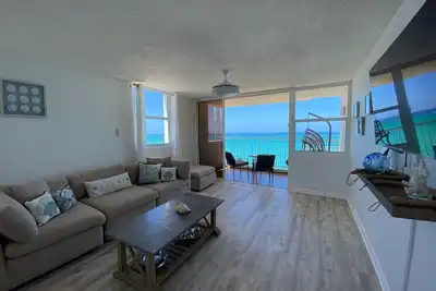 Image de Beachfront 3 Bdrm Gem in Isla Verde Walk 2 Eat
