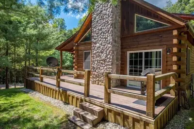 Image de Min from Old Mans Cave, Hot Tub, Pool Table, Wbfp!